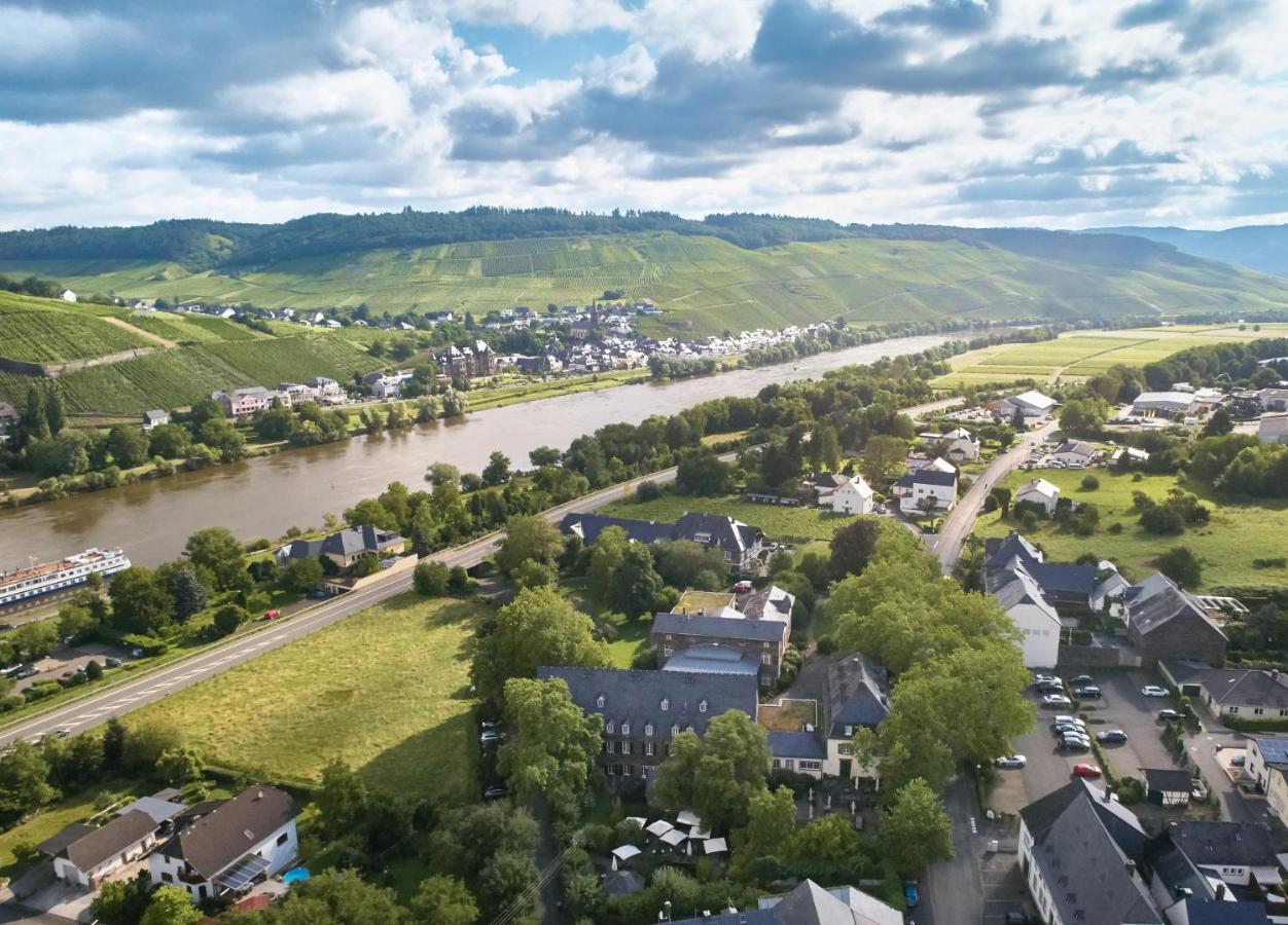Weinromantikhotel Richtershof Mulheim an der Mosel Exterior foto